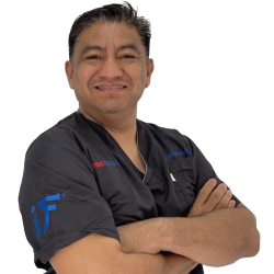 Rodrigo Santiago Implantologo